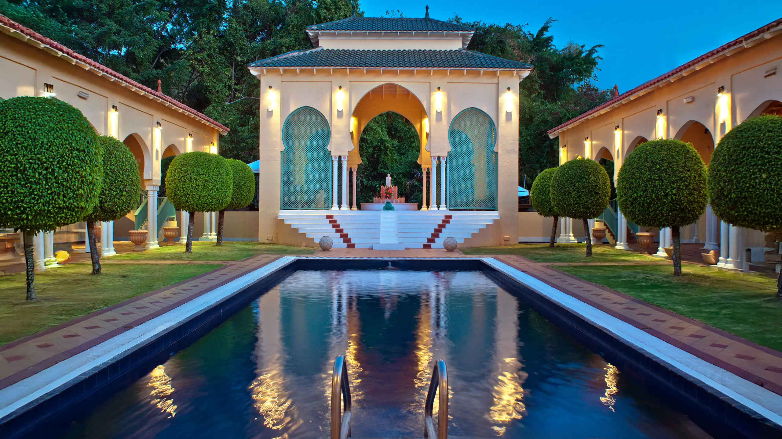 Bespoke Interior Storytelling – High-End Hospitality Photography for Elite Resorts by Derek Galon. Mastered architectural intent.